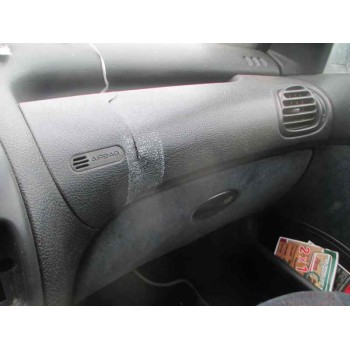 peugeot 206 berlina del año 2000