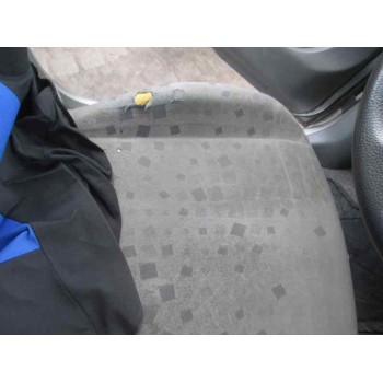 opel agila del año 2000