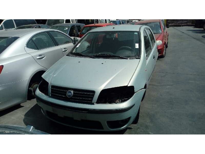 FIAT PUNTO BERLINA (188)