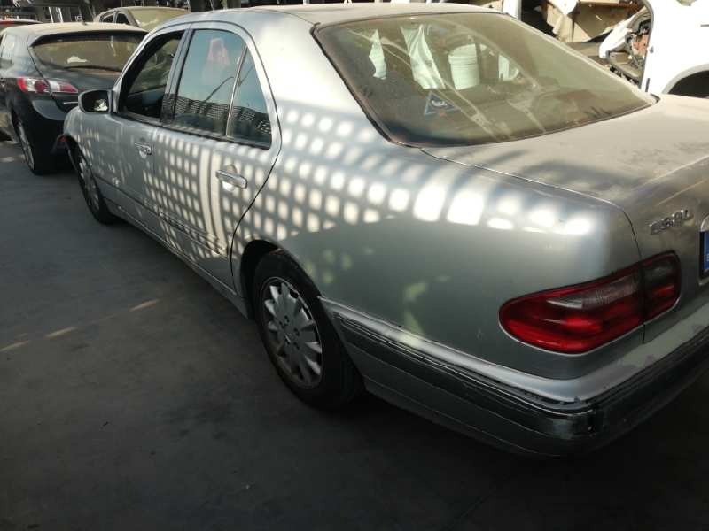 MERCEDES-BENZ CLASE E (W210) BERLINA DIESEL