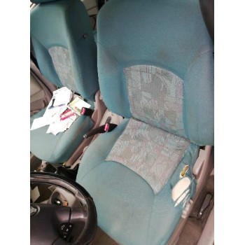 nissan almera tino (v10m) del año 2001