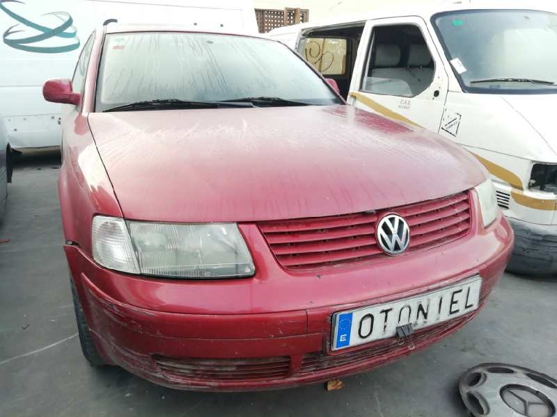 VOLKSWAGEN PASSAT BERLINA (3B2)