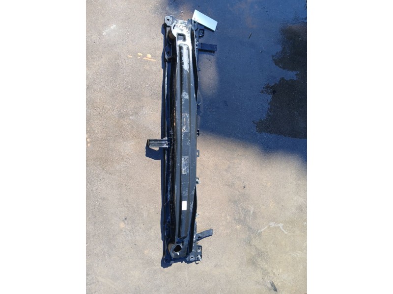 Recambio de refuerzo paragolpes trasero para kia carens iv 1.6 gdi referencia OEM IAM 86631a4010pr  