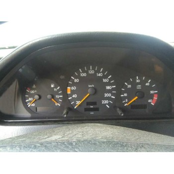 mercedes-benz clase c (w202) berlina del año 1993