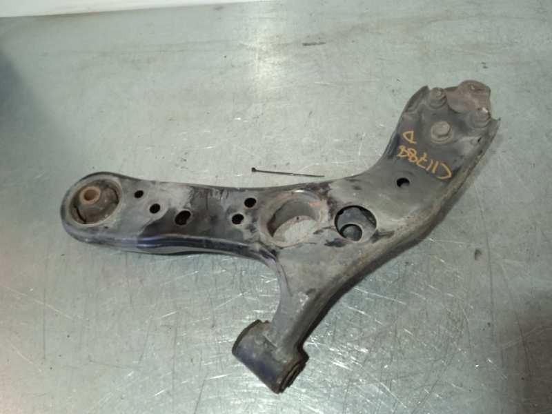 Recambio de brazo suspension inferior delantero derecho para lexus ct 200h referencia OEM IAM W1107008  