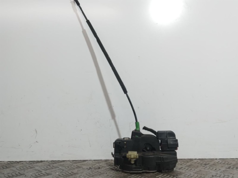 Recambio de cerradura puerta delantera izquierda para opel insignia berlina 2.0 cdti cat referencia OEM IAM 613556841  