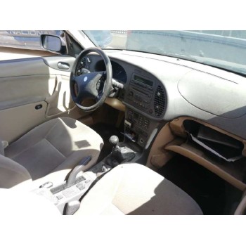 saab 9-3 berlina del año 2001