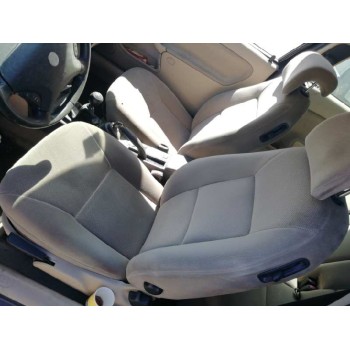 saab 9-3 berlina del año 2001