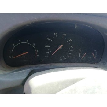 saab 9-3 berlina del año 2001