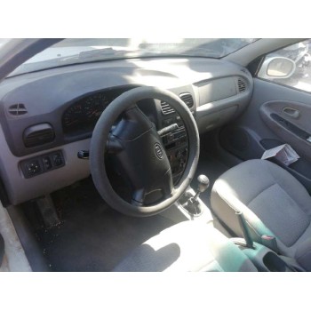 kia rio del año 2002