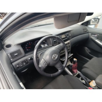 toyota corolla (_e12_) del año 2004