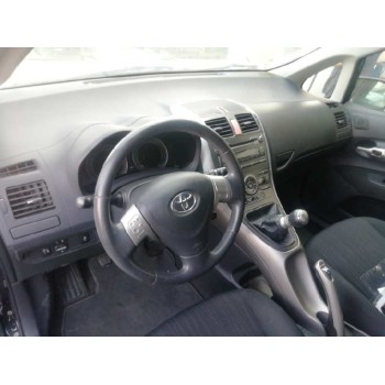 toyota auris del año 2008