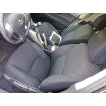 toyota auris del año 2008