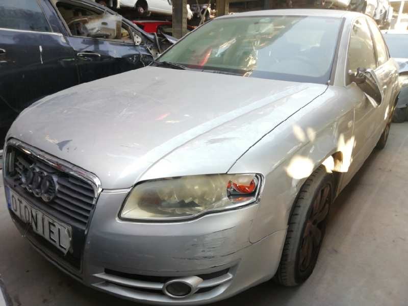 AUDI A4 BERLINA (8E)