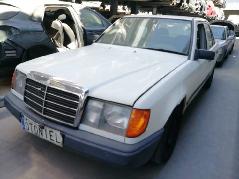 mercedes-benz clase e (w124) berlina del año 1988