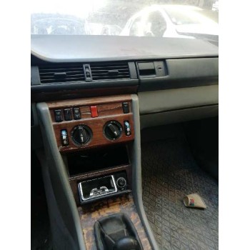 mercedes-benz clase e (w124) berlina del año 1988