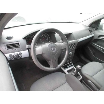 opel astra h berlina del año 2005