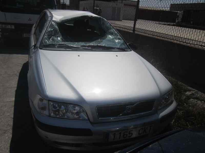 volvo v40 familiar del año 2003