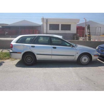 volvo v40 familiar del año 2003