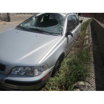 volvo v40 familiar del año 2003
