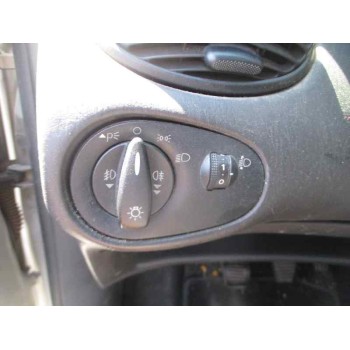 ford focus berlina (cak) del año 2004