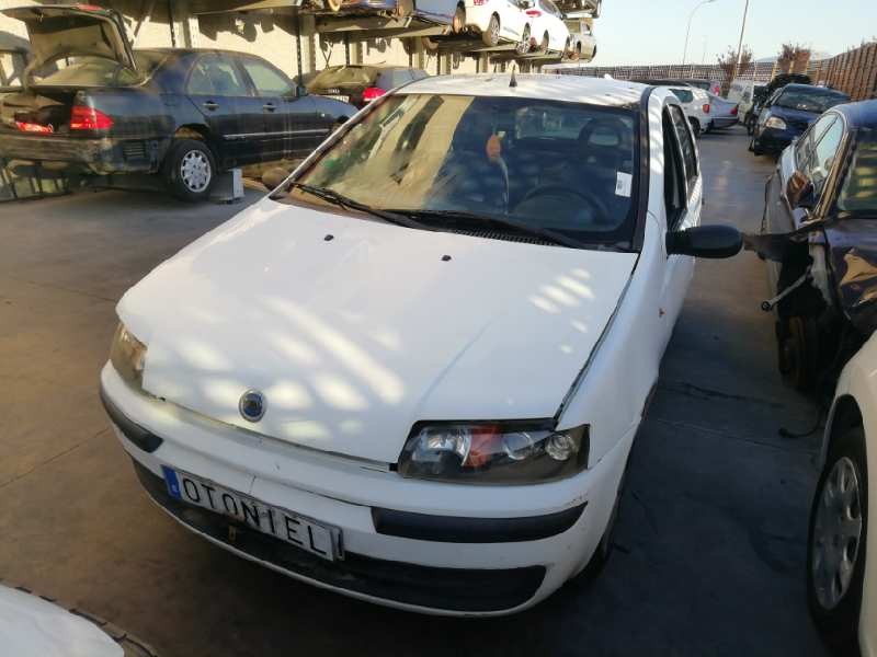 FIAT PUNTO BERLINA (188)