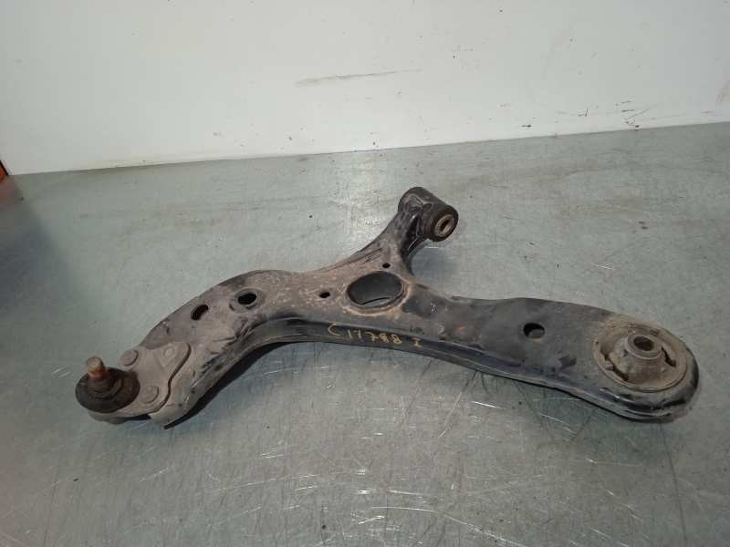 Recambio de brazo suspension inferior delantero izquierdo para lexus ct 200h referencia OEM IAM W11070  