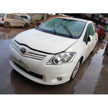 toyota auris del año 2012