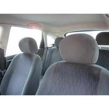 ford focus berlina (cak) del año 2000