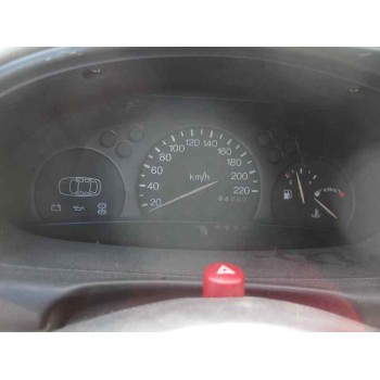 ford fiesta berlina del año 1999