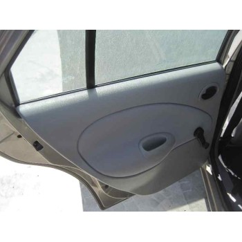 ford fiesta berlina del año 1999
