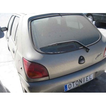 ford fiesta berlina del año 1999