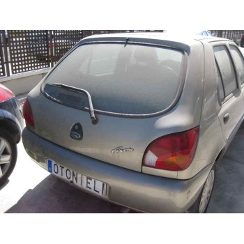 ford fiesta berlina del año 1999