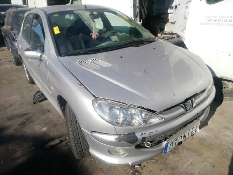 peugeot 206 berlina del año 1999