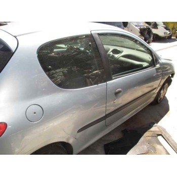 peugeot 206 berlina del año 2001