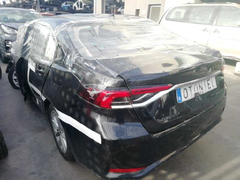 TOYOTA COROLLA (E18)