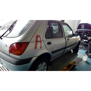 ford fiesta berlina (dx) del año 2000