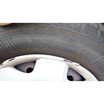 ford fiesta berlina (dx) del año 2000