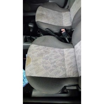 ford fiesta berlina (dx) del año 2000