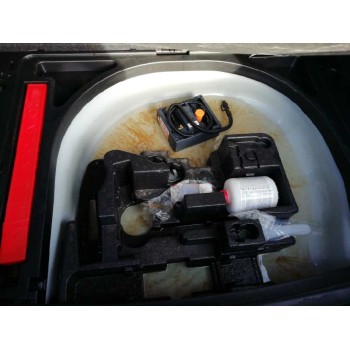 volvo v40 del año 2017