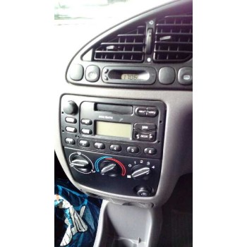 ford fiesta berlina (dx) del año 2000