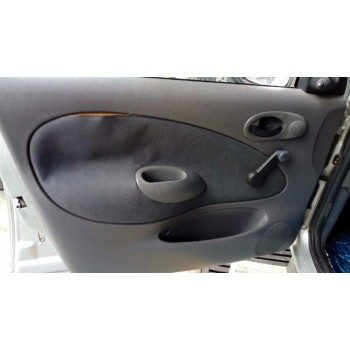 ford fiesta berlina (dx) del año 2000