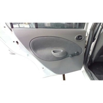 ford fiesta berlina (dx) del año 2000