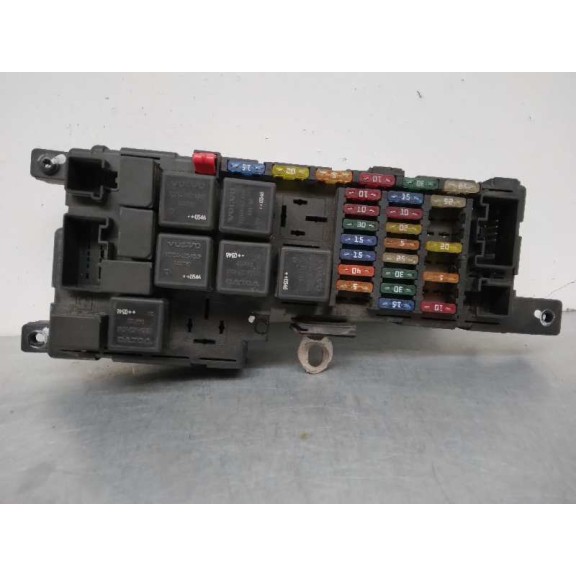 Recambio de caja reles / fusibles para volvo xc90 2.4 diesel cat referencia OEM IAM 518826011  