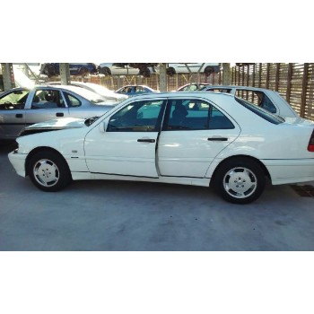 mercedes-benz clase c (w202) berlina del año 2002