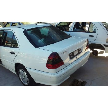 mercedes-benz clase c (w202) berlina del año 2002