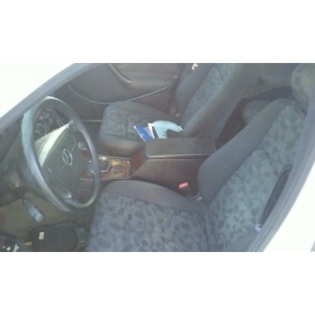 mercedes-benz clase c (w202) berlina del año 2002