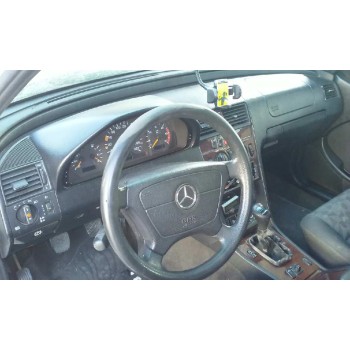 mercedes-benz clase c (w202) berlina del año 2002