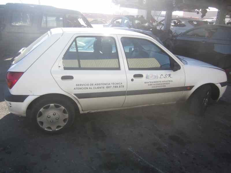 ford fiesta berlina (dx) del año 2000