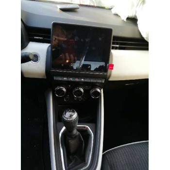 renault clio v del año 2023